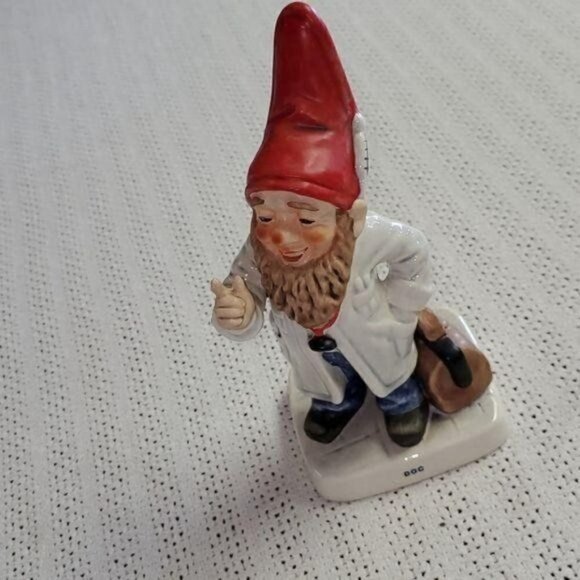 Goebel Co Boy Vintage 1979 "DOC" The Doctor Figurine - Picture 5 of 10